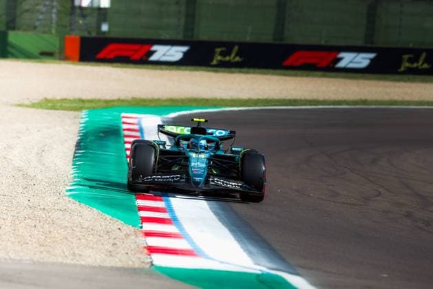 Formula 1 AWS Gran Premio del Made in Italy e dell Emilia-Romagna Alexis Perrin OVERTAKE MAXPPP - Imola 17 05 2025 14 ALONSO Fernando (esp), Aston Martin Aramco Cognizant, action during the Formula 1 AWS Gran Premio del Made in Italy e dell Emilia-Romagna Grand Prix 2025, the 7th round of the 2025 FIA Formula 1 World Championship, WM, Weltmeisterschaft on the Autodromo Internazionale Enzo e Dino Ferrari from May 15 to 18, 2025, in Imola, Italy Imola Italy  Copyright: xOVERTAKE MAXPPPxAlexisxPerrinx OVT202505173350 OVT202505173350