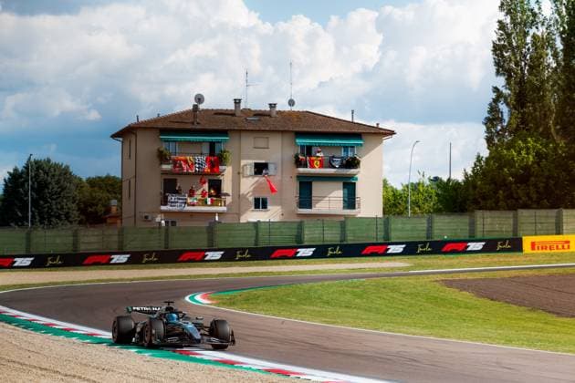 Formula 1 AWS Gran Premio del Made in Italy e dell Emilia-Romagna Alexis Perrin OVERTAKE MAXPPP - Imola 17 05 2025 63 RUSSELL George (gbr), Mercedes AMG Petronas, action during the Formula 1 AWS Gran Premio del Made in Italy e dell Emilia-Romagna Grand Prix 2025, the 7th round of the 2025 FIA Formula 1 World Championship, WM, Weltmeisterschaft on the Autodromo Internazionale Enzo e Dino Ferrari from May 15 to 18, 2025, in Imola, Italy Imola Italy  Copyright: xOVERTAKE MAXPPPxAlexisxPerrinx OVT202505173425 OVT202505173425