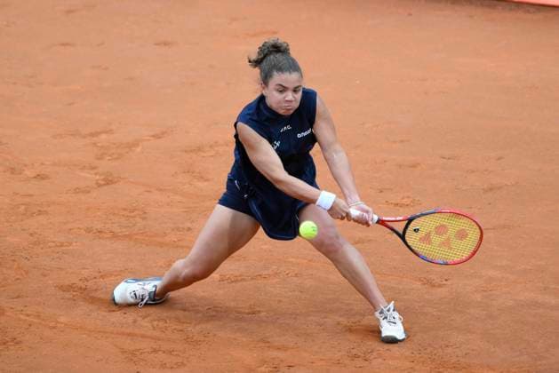 Tennis, WTA Turnier in Rom, Finale, Paolini - Gauff May 17, 2025, Roma, Italia: Jasmine Paolini of Italy in action during her women s final match against Coco Gauff of USA (not pictured) at the Italian Open tennis tournament at Foro Italico sports complex, in Rome, 17 May 2025. The Italian Open tennis tournament is held between 07 and 18 May 2025. ANSA FABRIZIO CORRADETTI. Italian Open 2025  - ZUMAa110 20250517_zaf_a110_081 Copyright: xFabrizioxCorradettix