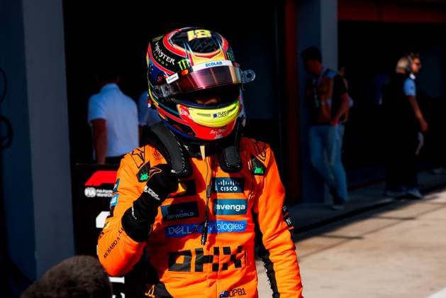 Formula 1 AWS Gran Premio del Made in Italy e dell Emilia-Romagna Alexis Perrin OVERTAKE MAXPPP - Imola 17 05 2025 81 PIASTRI Oscar (aus), McLaren F1 Team, portrait during the Formula 1 AWS Gran Premio del Made in Italy e dell Emilia-Romagna Grand Prix 2025, the 7th round of the 2025 FIA Formula 1 World Championship, WM, Weltmeisterschaft on the Autodromo Internazionale Enzo e Dino Ferrari from May 15 to 18, 2025, in Imola, Italy Imola Italy  Copyright: xOVERTAKE MAXPPPxAlexisxPerrinx OVT202505173537 OVT202505173537