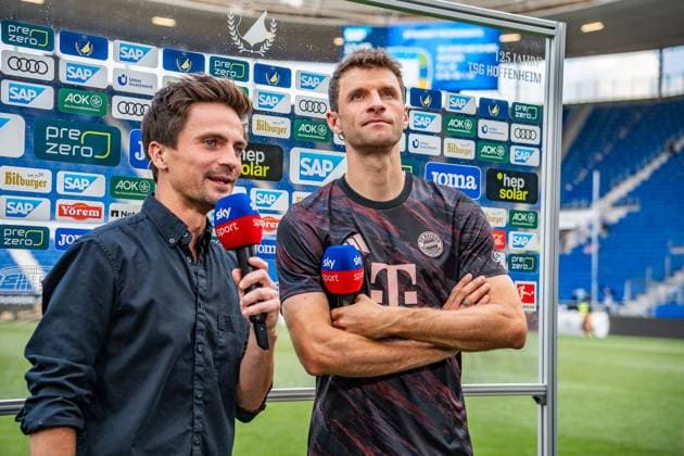 17 05 2025, TSG 1899 Hoffenheim vs FC Bayern Munich, 1 Bundesliga, Matchday 34 Thomas Müller FC Bayern Muenchen, 25 in an interview with farewell to the TV viewers on Sky Sport Important note According to the regulations of the DFL German Football League and the DFB German Football Association, it is prohibited to use photographs taken in the stadium and or of the game in the form of sequential images and or video-like photo series Copyright: xBahhoxKarax