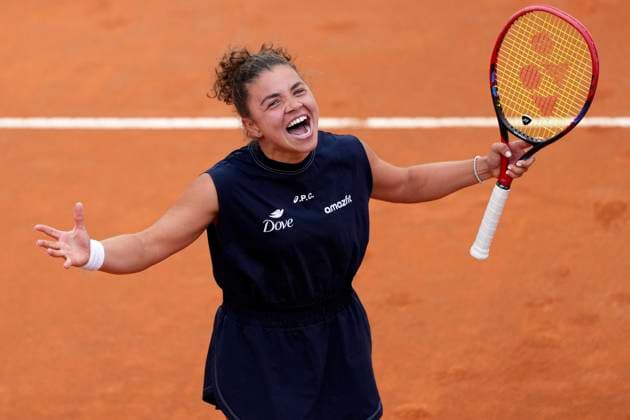 Jasmine Paolini of Italy celebrates after winning the final of the Internazionali BNL d Italia 2025 tennis tournament against Coco Gauff of United States of America at Foro Italico in Rome, Italy on May 17, 2025. Jasmine Paolini won 6-4, 6-2. AntoniettaxBaldassarre