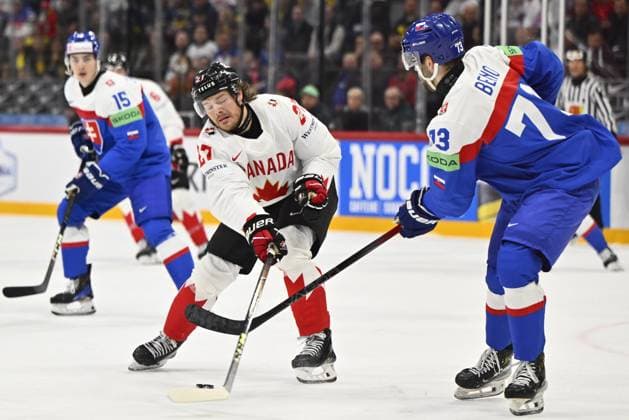 STOCKHOLM, SWEDEN 20250517 Canada s Barrett Hayton and Slovakia s Michal Beno during the IIHF Ice Hockey World Championship group A match between Canada and Slovakia at Avicii Arena in Stockholm, Sweden, on May 17, 2025 STOCKHOLM SWEDEN x10040x  Copyright: xAndersxWiklund TTx ICE HOCKEY WC CANADA-SLOVAKIA