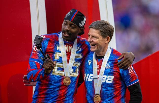 Football - FA Cup - Final - Crystal Palace FC v Manchester City FC LONDON, ENGLAND - Saturday, May 17, 2025: Crystal Palace s Jean-Philippe Mateta (L) and manager Oliver Glasner celebrate after the FA Cup Final between Crystal Palace FC and Manchester City FC at Wembley Stadium. Crystal Palace won 1-0. (Photo by Harry Murphy Propaganda) LONDON Wembley Stadium GREATER LONDON ENGLAND  Copyright: xDavidxRawcliffex P2025-05-17-FA_Cup_Final_2025-82