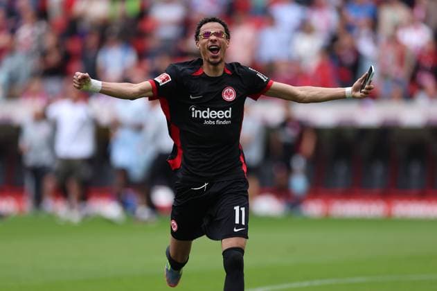 17 05 2025, Soccer Bundesliga, SC Freiburg Eintracht Frankfurt, emonline, emspor, v l , Hugo Ekitike Eintracht Frankfurt jubilant jubilant jubilant jubilant about the entry into the Champions League DFL DFB REGULATIONS PROHIBIT ANY USE OF PHOTOGRAPHS AS IMAGE SEQUENCES AND OR QUASI VIDEO xdcx Copyright: HMBxMedia Claus