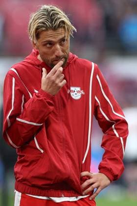 17 05 2025, xtgx, Soccer 1 Bundesliga, RB Leipzig VfB Stuttgart emspor, v l Kevin Kampl Leipzig, 44 disappointed, disappointed, looks disappointed, disappointed DFL DFB REGULATIONS PROHIBIT ANY USE OF PHOTOGRAPHS as IMAGE SEQUENCES and or QUASI VIDEO Leipzig