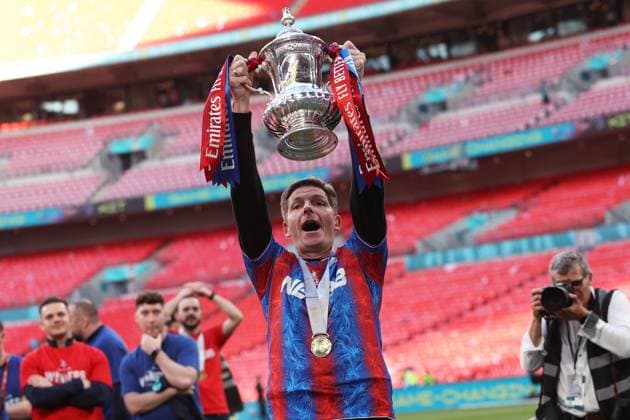 Head Crystal Palace Coach Oliver Glasner lifts the FA Cup Crystal Palace v Manchester City, Football, FA Cup, Wembley Stadium, London, UK - 17 05 25 EDITORIAL USE ONLY No use with unauthorised audio, video, data, fixture lists (outside the EU), club league logos or live services. Online in-match use limited to 45 images (+15 in extra time). No use to emulate moving images. No use in betting, games or Copyright: xAnthonyxHanc Shutterstockx 15306874bm
