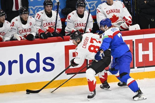 STOCKHOLM, SWEDEN 20250517 Canada s Sidney Crosby and Slovakia s Mario Grman during the IIHF Ice Hockey World Championship group A match between Canada and Slovakia at Avicii Arena in Stockholm, Sweden, on May 17, 2025 STOCKHOLM SWEDEN x10040x  Copyright: xAndersxWiklund TTx ICE HOCKEY WC CANADA-SLOVAKIA
