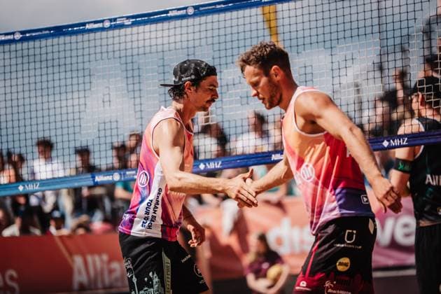 Beach volleyball men Allianz German Beach Tour 2025 Tourstop Düsseldorf 17 05 2025 f l Jannik Kühlborn and Eric Stadie Seeber Düsseldorf Robert Lehr Ufer Nordrhein Westfalen Germany
