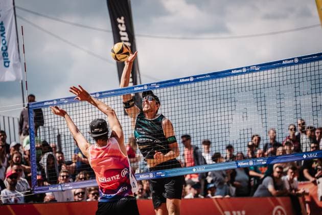 Beach volleyball men Allianz German Beach Tour 2025 Tourstop Düsseldorf 17 05 2025 Nils Ehlers right attacking Jannik Kühlborn left Düsseldorf Robert Lehr Ufer North Rhine-Westphalia Germany