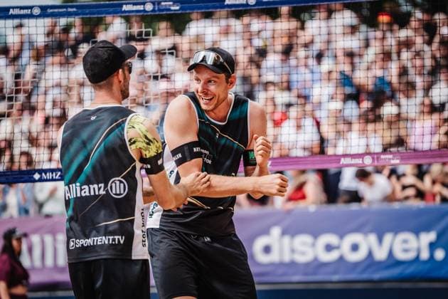 Beach volleyball men Allianz German Beach Tour 2025 Tourstop Düsseldorf 17 05 2025 f l Clemens Wickler and Nils Ehlers rejoice after the victory Düsseldorf Robert Lehr Ufer Nordrhein Westfalen Germany