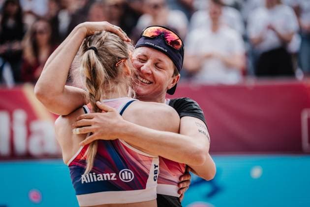 Beach volleyball women Allianz German Beach Tour 2025 Tourstop Düsseldorf 17 05 2025 f l Melanie Gernert and Nele Barber cheer after the victory Düsseldorf Robert Lehr Ufer Nordrhein Westfalen Germany