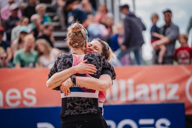 Beach volleyball women Allianz German Beach Tour 2025 Tourstop Düsseldorf 17 05 2025 f l Sarah Schneider and Sandra Ferger Düsseldorf Robert Lehr Ufer Nordrhein Westfalen Germany