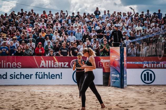 Beach volleyball women Allianz German Beach Tour 2025 Tourstop Düsseldorf 17 05 2025 f l Chenoa Christ and Anna Chiara Reformat cheer after winning the set Düsseldorf Robert Lehr Ufer Nordrhein Westfalen Germany