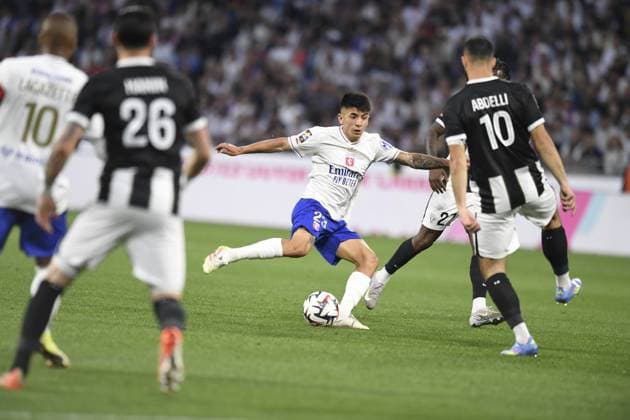 Fußball, Olympique Lyon - SCO Angers FOOTBALL : Olympique Lyonnais vs SCO Angers - Ligue 1 - 17 05 2025 Thiago ALMADA of Lyon OLYMPIQUE during the French L1 football match between Olympique Lyonnais and SCO Angers at the Groupama stadium in Decines-Charpieu Lyon, France on May 17, 2025  Copyright: xMourad_ALLILIx