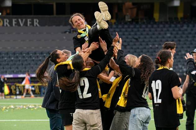 Bern, Switzerland, May 17th 2025 BSC YB Frauen players celebrating after winning the AXA Womens Super League Playoff Final between BSC YB Frauen v GC Frauenfussball at Wankdorf Stadium, Switzerland. (Priscila Bütler SPP) Copyright: xPriscilaxBütlerx xSPPx spp-en-PrBSp-_A928767