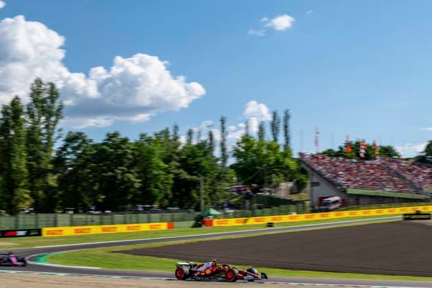 FORMULE 1 : Emilia Romagna - Grand Prix - 17 05 2025 44 Lewis Hamilton (GBR) Scuderia Ferrari HP (ITA) SF25 Ferrari, during the Formula 1 Emilia Romagna Grand Prix 2025, at the Autodromo Enzo e Dino Ferrari in Imola from May 16 to 18, 2025 in Italy (ITA)  Copyright: xIANxBUNDEYx xMPSxAGENCYx x