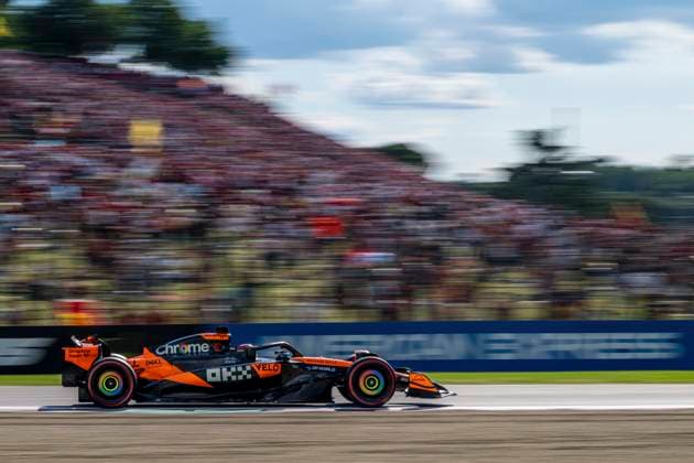 FORMULE 1 : Emilia Romagna - Grand Prix - 17 05 2025 81 Oscar Piastri (AUS) McLaren F1 Team (GBR) MCL39 Mercedes, during the Formula 1 Emilia Romagna Grand Prix 2025, at the Autodromo Enzo e Dino Ferrari in Imola from May 16 to 18, 2025 in Italy (ITA)  Copyright: xIANxBUNDEYx xMPSxAGENCYx x