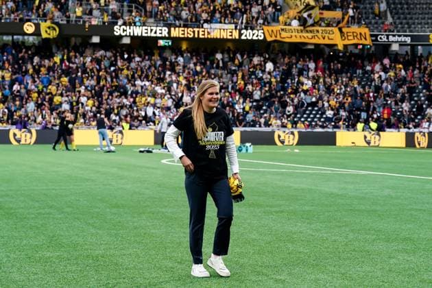 17 05 2025, Bern, Stadion Wankdorf, Women s Super League Final 2 BSC YB Frauen GC Frauenfussball, coach Imke Wubbenhorst BSC YB Frauen celebrates the victory of the championship Bern Stadion Wankdorf Bern Switzerland Copyright: xJustPictures.ch DanielaxPorcellix jp-en-DaPo-20250517-DP200694