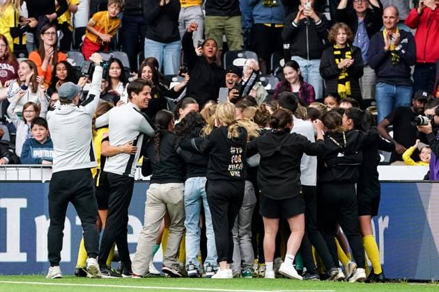 17 05 2025, Bern, Stadion Wankdorf, Women s Super League Final 2 BSC YB Frauen GC Frauenfussball, Players of Young Boys celebrate the final goal and winning the championship after the penalty shootout Bern Stadion Wankdorf Bern Switzerland Copyright: xJustPictures.ch DanielaxPorcellix jp-en-DaPo-20250517-DP109010