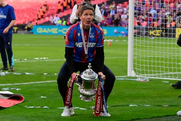 Crystal Palace v Manchester City, London, UK - 17 May 2025 Oliver Glasner, Manager of Crystal Palace, celebrates with the FA cup during the FA Cup Final match between Crystal Palace and Manchester City on 17th May 2025 at Wembley Stadium, London London Wembley Stadium London GBR Copyright: xFrankiexOKeeffe PPAUKx PPA-190239