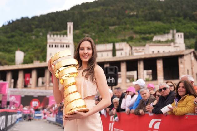 The Trophy at the stage 9 of the Giro d™Italia from Gubbio to Siena, Italy - Sunday, May 18, 2025. - cycling.  Copyright: xMassimoxPaolone Lapressex