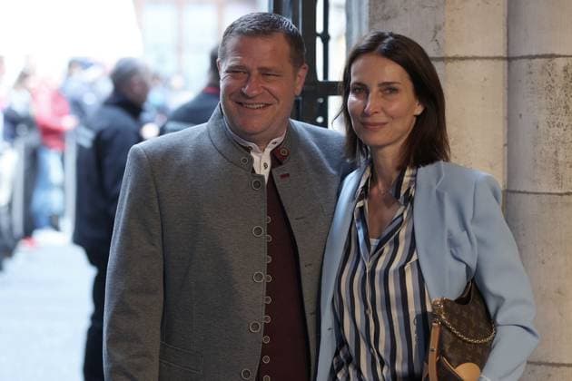 FC Bayern Munich championship celebration on 18 05 2025 on the Rathausbalkon at Marienplatz in Munich Max Eberl Chief Sports Officer Munich with wife Natascha Fruscella xMSx
