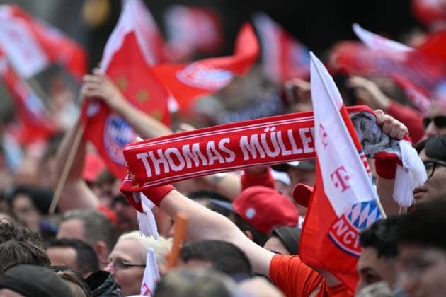 Thomas Muelller Fans,Soccer fans,Scarf Soccer Bundesliga of the women and the men double celebration FC Bayern Muenchen,Champion celebration on the town hall balcony on the Marienplatz in Munich on 18 05 2025 Soccer 1 Bundesliga season 2024 2025, 34 matchday,