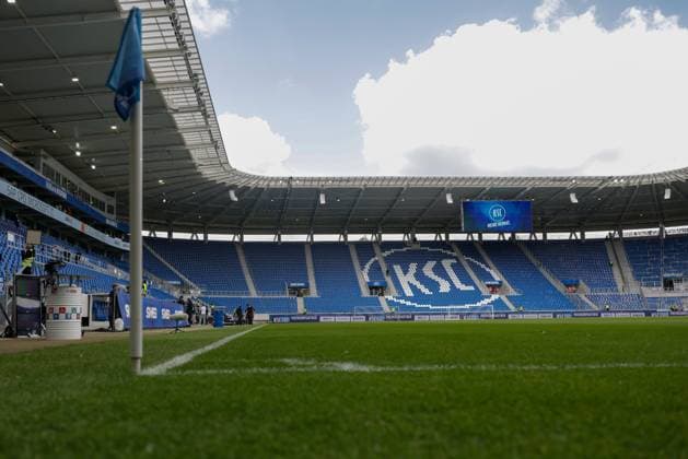 18 05 2025, xhettx, Soccer 2 Bundesliga, Karlsruher SC SC Paderborn 07 v l BBBank Wildpark DFL DFB REGULATIONS PROHIBIT ANY USE OF PHOTOGRAPHS as IMAGE SEQUENCES and or QUASI VIDEO