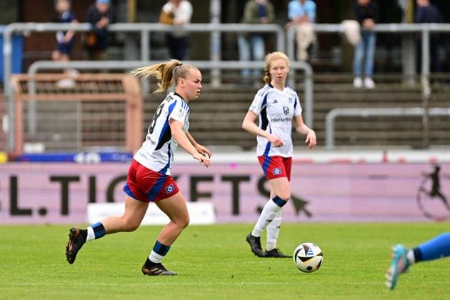 Soccer I Women I Season 2024 2025 I 2 Bundesliga I 26 Matchday I SV Meppen Hamburger SV I 18 05 2025 Svea Stoldt 8, Hamburger SV on the ball Meppen Hänsch Arena Lower Saxony Germany Copyright: xLobeca FelixxSchlikisx