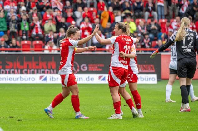 Soccer, Women, Season 2024 2025, 2 Women Bundesliga 26 Matchday , 1 FC Union Berlin FSV Gütersloh, f l Lisa Heiseler 1 FC Union , Dina Orschmann 1 FC Union , Korina Janez 1 FC Union , Cheering after goal to 3 0, 18 05 2025, Copyright: xMatthiasxKochx