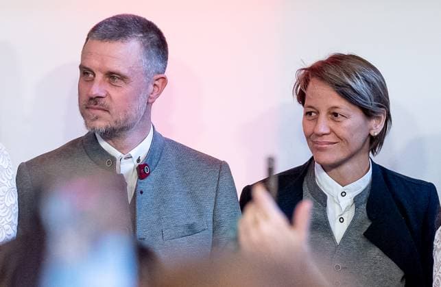 Alexander Straus Head Coach, FC Bayern Muenchen Women and Bianca Rech Director, FC Bayern Muenchen Women on stage in the conference room Reception and championship ceremony FC Bayern Muenchen Men and Women, Football, Bundesliga, Season 2024 2025, 18 05 2025 Reception and championship ceremony FC Bayern Muenchen Men and Women, Football, Bundesliga, Season 2024 2025, 18 05 2025 Muenchen Copyright: xEibner-Pressefoto FranzxFeinerx EP_HFR