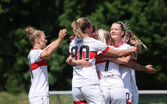 Stuttgart , Football Regionalliga Süd , VfB Stuttgart Women vs TSV Schwaben Augsburg , Cheers VfB