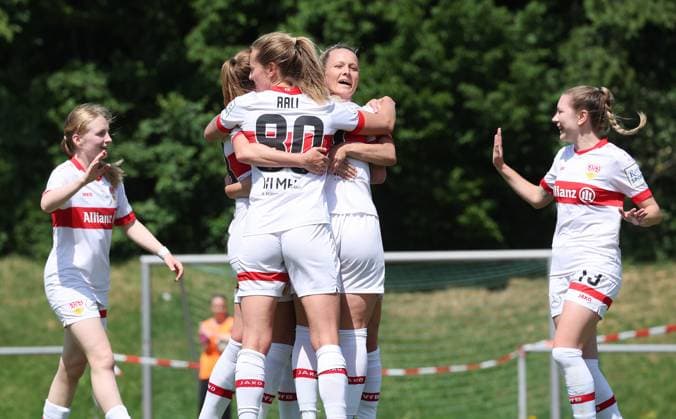 Stuttgart , Football Regionalliga Süd , VfB Stuttgart Women vs TSV Schwaben Augsburg , Cheers VfB