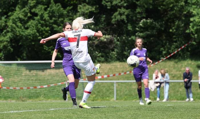 Stuttgart , Soccer Regionalliga Süd , VfB Stuttgart Women vs TSV Schwaben Augsburg , Mandy Islacker VfB scores the goal to make it 4 0