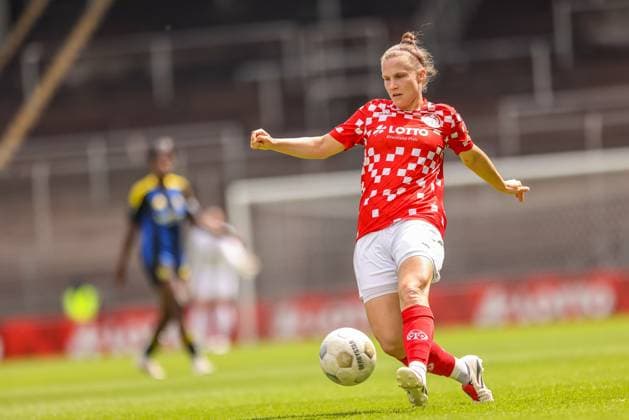 GER, Mainz, FSV Mainz 05 vs 1 FC Saarbrücken, Regionalliga, Fußball, DFB, Spielzeit 2024 2025, Bruchwegstadion, 21 Spieltag, im Bild Nadine Anstatt FSV Mainz 05 27 DFB DFL REGULATIONS PROHIBIT ANY USE OF PHOTOGRAPHS AS IMAGE SEQUENCES AND OR QUASI VIDEO, 17 05 2025, Copyright: HMBxMedia HendrikxHamelau