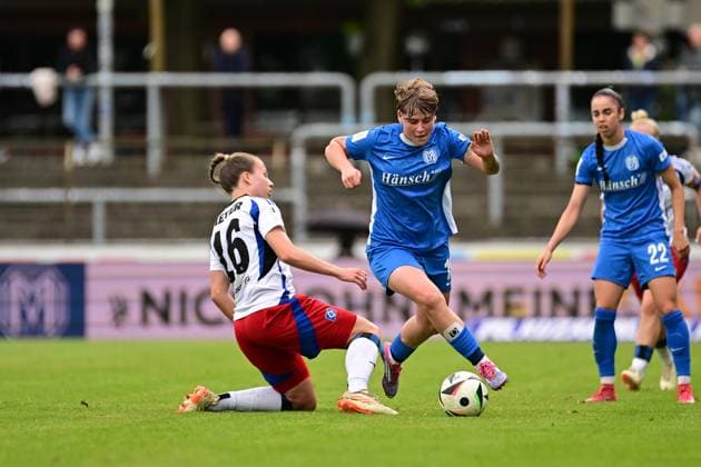 Soccer I Women I Season 2024 2025 I 2 Bundesliga I 26 Matchday I SV Meppen Hamburger SV I 18 05 2025 Christin Meyer 16, Hamburger SV Lea Mauly 19, SV Meppen 1912 e V Meppen Hänsch Arena Niedersachsen Germany Copyright: xLobeca FelixxSchlikisx