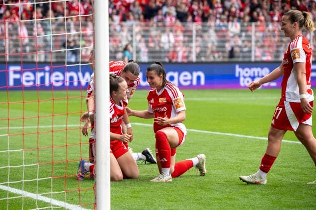 Soccer, Women, Season 2024 2025, 2 Women Bundesliga 26 Matchday , 1 FC Union Berlin FSV Gütersloh, f l Lisa Heiseler 1 FC Union , Antonia Halverkamps 1 FC Union , Korina Janez 1 FC Union , Dina Orschmann 1 FC Union , Cheering after goal to 4 0, 18 05 2025, Copyright: xMatthiasxKochx