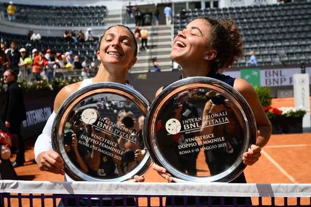 Foto IPP Cavaliere Emiliano. Roma 18 05 2025. Tennis Internazionali d Italia 2025. Nella foto: Jasmine Paolini e Sara Errani. Italy Photo Press - World Copyright italy ITALY  Copyright: xR4924_italyphotopressx
