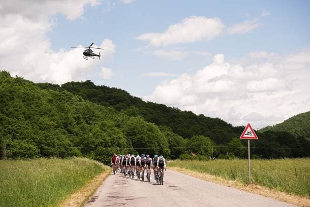 The pack during the stage 9 of the Giro d™Italia from Gubbio to Siena, Italy - Sunday, May 18, 2025. - cycling.  Copyright: xMarcoxAlpozzi LaPressex