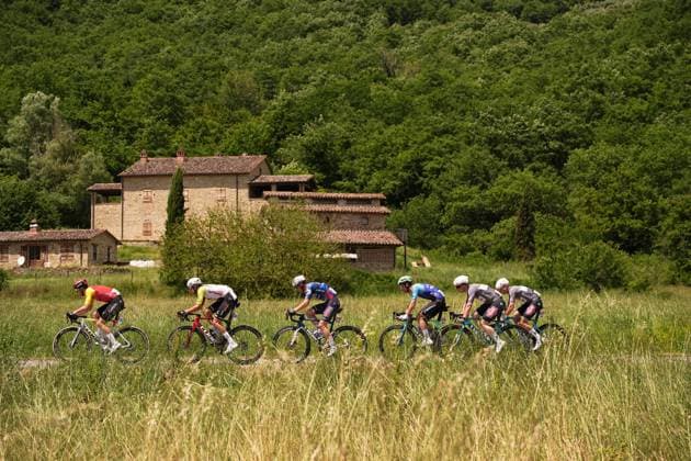 Cycles in the lead breakaway during the stage 9 of the Giro d™Italia from Gubbio to Siena, Italy - Sunday, May 18, 2025. - cycling.  Copyright: xMarcoxAlpozzi LaPressex