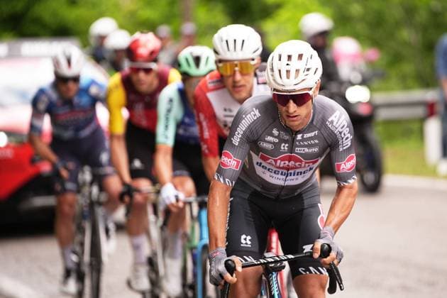 Cycles in the lead breakaway during the stage 9 of the Giro d™Italia from Gubbio to Siena, Italy - Sunday, May 18, 2025. - cycling.  Copyright: xMarcoxAlpozzi LaPressex