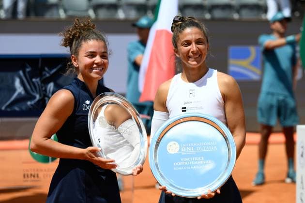 Foto IPP Cavaliere Emiliano. Roma 18 05 2025. Tennis Internazionali d Italia 2025. Nella foto: Jasmine Paolini e Sara Errani. Italy Photo Press - World Copyright italy ITALY  Copyright: xR4924_italyphotopressx