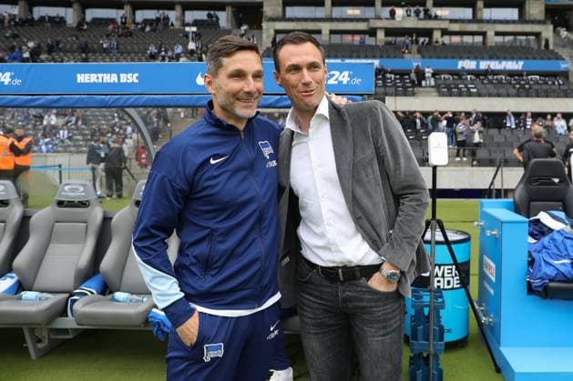 18 05 2025, xtgx, Fußball 2 Bundesliga, Hertha BSC Berlin Hannover 96 emspor, v l Stefan Leitl Hertha, Trainer , Marcus Mann Hannover, Sportdirektor DFL DFB REGULATIONS PROHIBIT ANY USE OF PHOTOGRAPHS as IMAGE SEQUENCES and or QUASI VIDEO Berlin