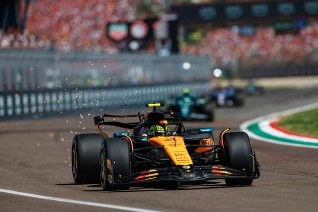 F1 - EMILIA ROMAGNA GRAND PRIX 2025 04 NORRIS Lando (gbr), McLaren F1 Team MCL39, action during the Formula 1 AWS Gran Premio del Made in Italy e Dell™Emilia-Romagna 2025, Emilia Romagna Grand Prix 2025, 7th round of the 2025 FIA Formula One World Championship, WM, Weltmeisterschaft from May 16 to 18, 2025 on the Autodromo Internazionale Enzo e Dino Ferrari, in Imola, Italy - ImolaItaly  Copyright: xJavierxJimenezx