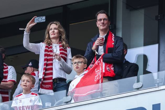 Soccer 2 Bundesliga 34 Matchday 1 FC Köln 1 FC Kaiserslautern on 18 05 2025 at RheinEnergieStadion in Cologne Hendrik Wüst Minister President NRW DFL regulations prohibit any use of photographs as image sequences and or quasi video xJRx