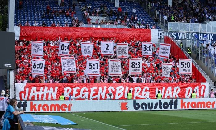 18 05 2025, xdcx, Soccer 2 Bundesliga, SV Darmstadt 98 SSV Jahn Regensburg, emonline, emspor, despor, v l , choreography, fans, atmosphere, scarves, jerseys, emotions DFL DFB REGULATIONS PROHIBIT ANY USE OF PHOTOGRAPHS AS IMAGE SEQUENCES AND OR QUASI VIDEO Copyright: HMBxMedia Claus