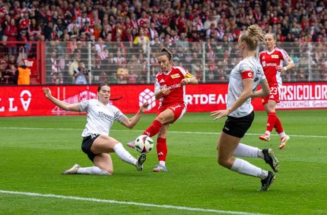 Soccer, Women, Season 2024 2025, 2 Women Bundesliga 26 Matchday , 1 FC Union Berlin FSV Gütersloh, f l Chiara Tappe Gütersloh , Lisa Heiseler 1 FC Union , Lilly Stojan Gütersloh , 18 05 2025, Copyright: xMatthiasxKochx