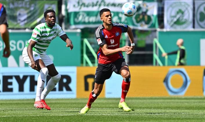 18 05 2025 Soccer Season 2024 2025 2 Soccer Bundesliga 34 Matchday SpVgg Greuther Fürth Kleeblatt Hamburger HSV Hamburg HSV Sportfoto Zink xwoxzix DFL regulations prohibit any use of photographs as image sequences and or quasi video only for editorial use Gideon Jung 23, SpVgg Greuther Fürth Robert Glatzel 9, Hamburger SV HSV