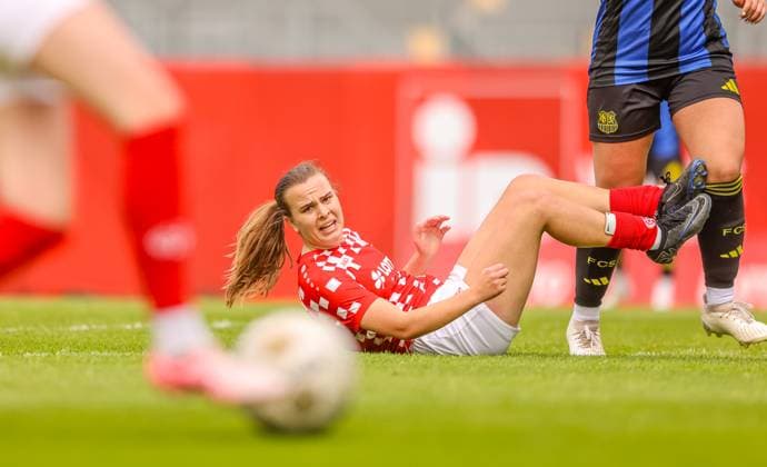 GER, Mainz, FSV Mainz 05 vs 1 FC Saarbrücken, Regionalliga, Fußball, DFB, Spielzeit 2024 2025, Bruchwegstadion, 21 Spieltag, im Bild Kara Bathmann FSV Mainz 05 4 DFB DFL REGULATIONS PROHIBIT ANY USE OF PHOTOGRAPHS AS IMAGE SEQUENCES AND OR QUASI VIDEO, 17 05 2025, Copyright: HMBxMedia HendrikxHamelau